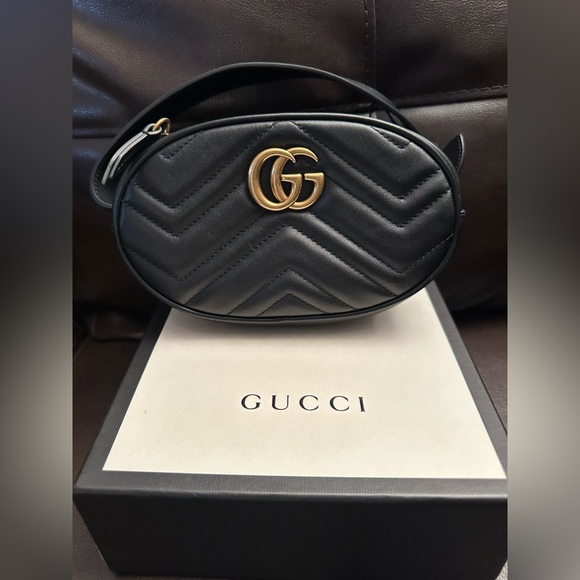 Authentic Gucci GG Marmont Waist Bag in Black - Picture 2 of 7